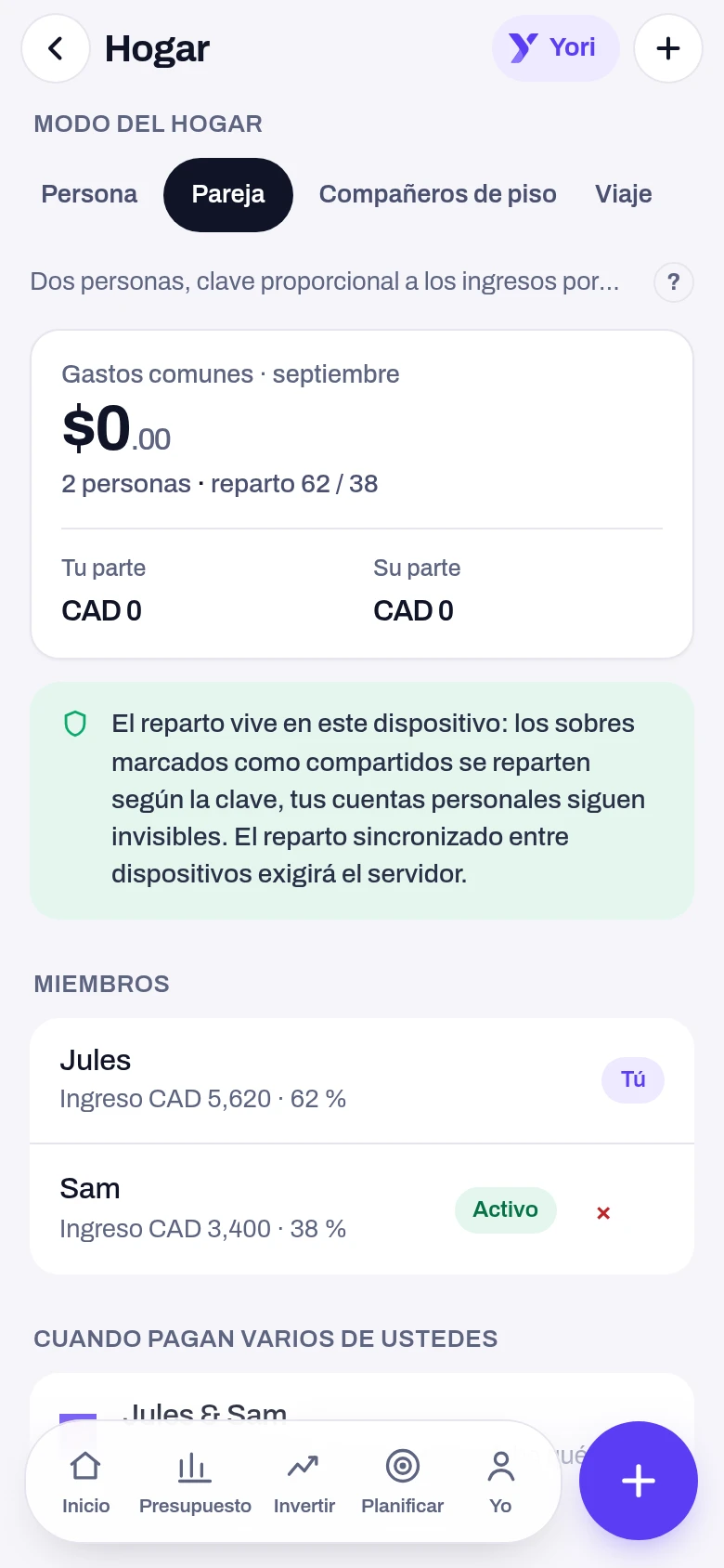 Captura de la pantalla Hogar y reparto de la aplicación Yoseri. El modo del hogar, la clave de reparto proporcional a los ingresos, los gastos comunes del mes con tu parte y la suya, y los miembros con su porcentaje.