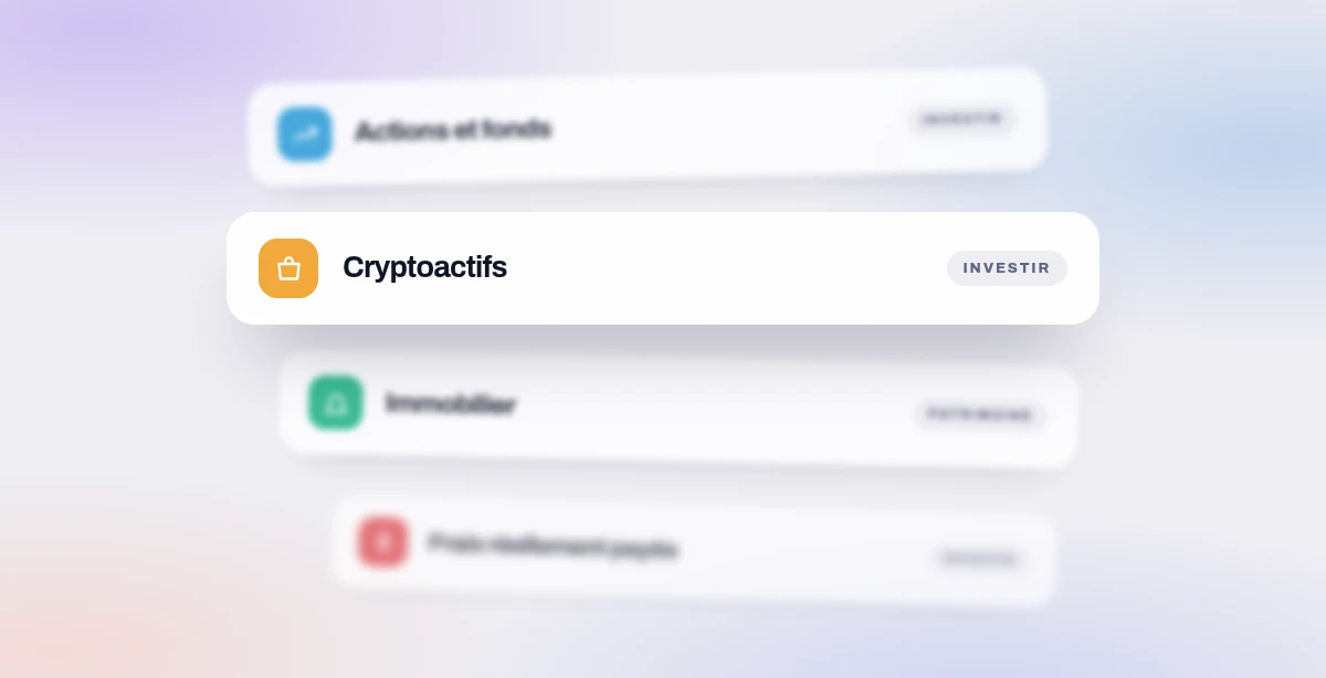 Quatre plaques empilées en profondeur : actions et fonds, cryptoactifs, immobilier, frais réellement payés.